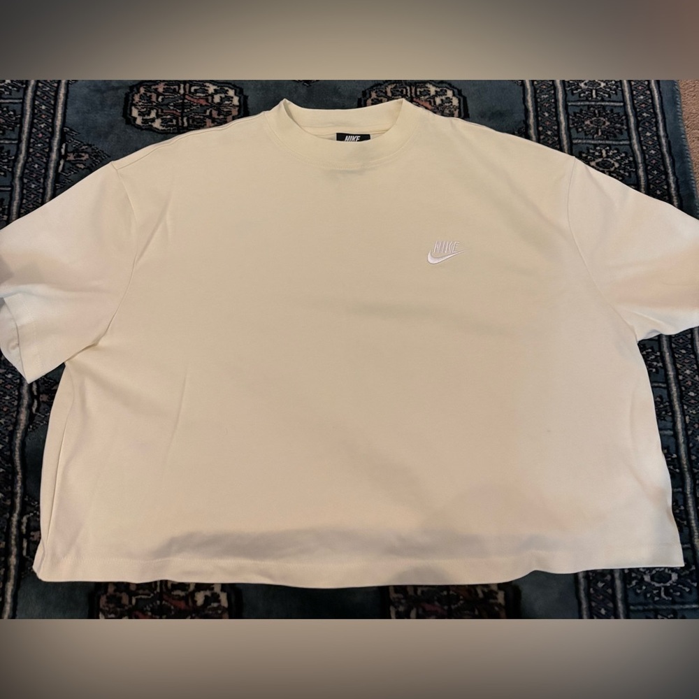 Nike Beige/ Cream Unisex Slightly Cropped Heavyweight Tee